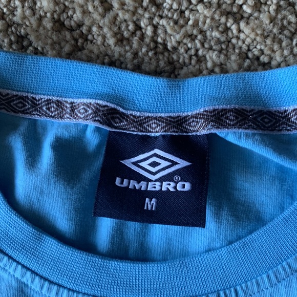Stylish UMBRO Crop Top - Picture 2 of 11